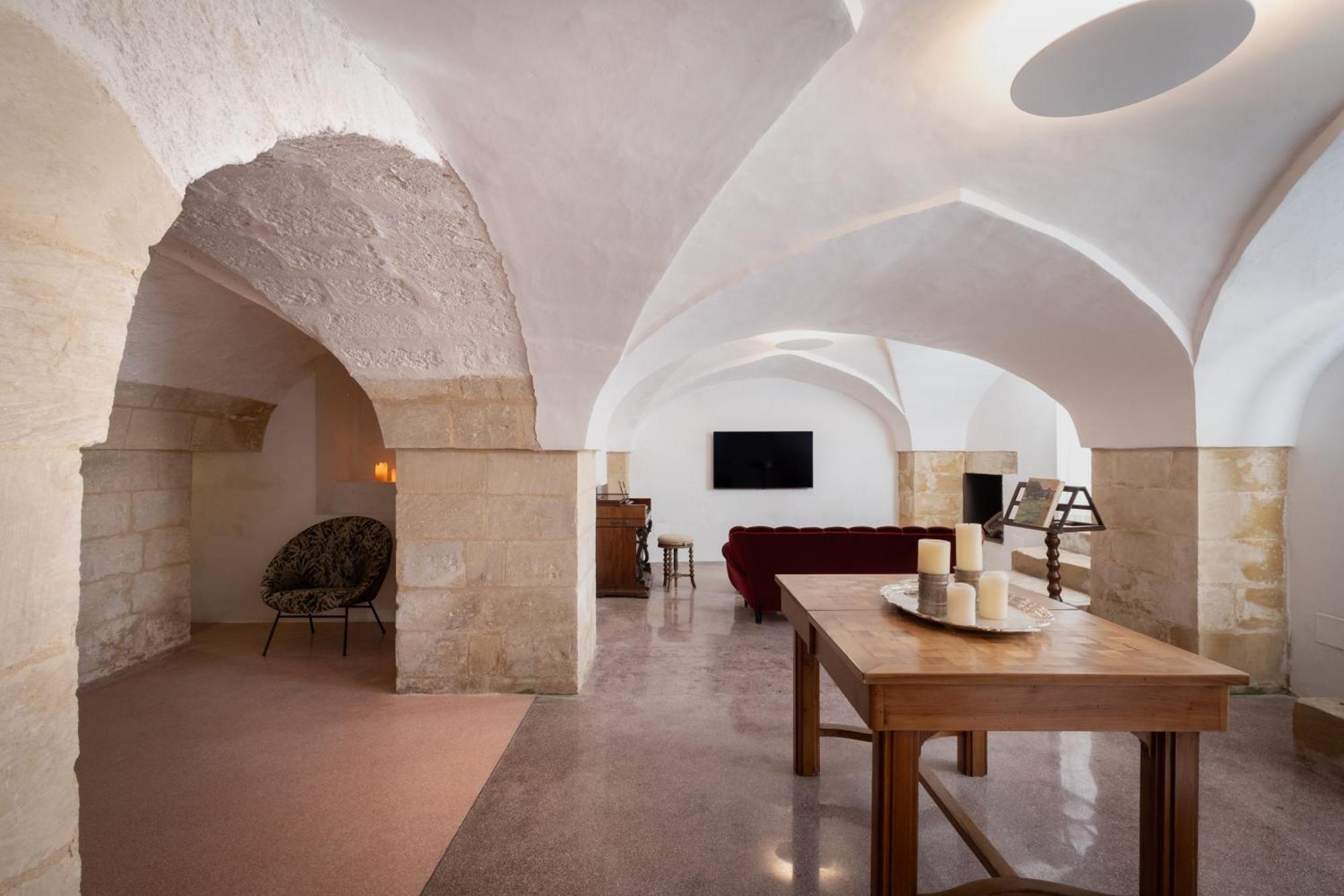 Dimora Del Vescovo Art Boutique Hotel มิแนร์วิโนดิเลชเช ภายนอก รูปภาพ