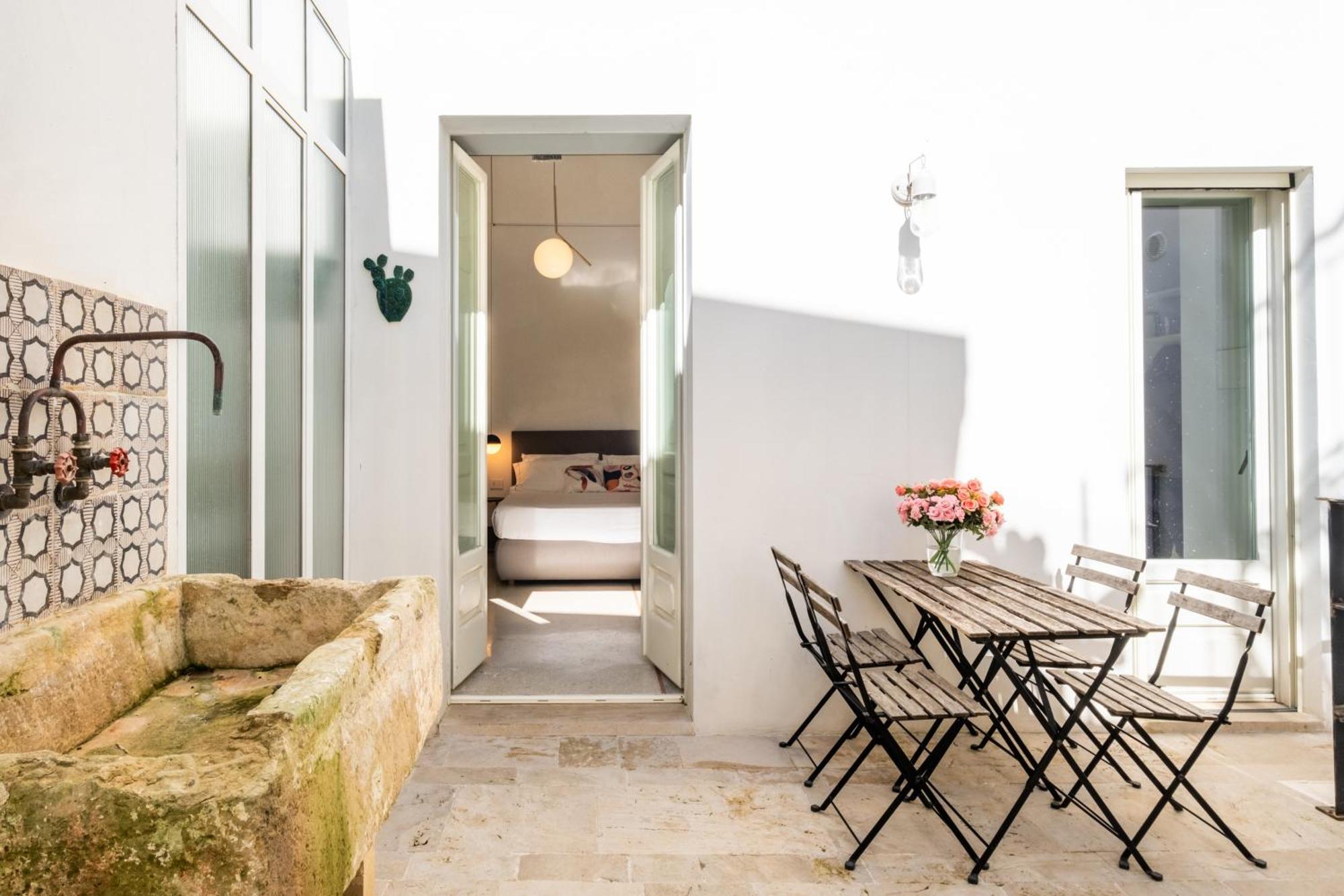 Dimora Del Vescovo Art Boutique Hotel มิแนร์วิโนดิเลชเช ภายนอก รูปภาพ