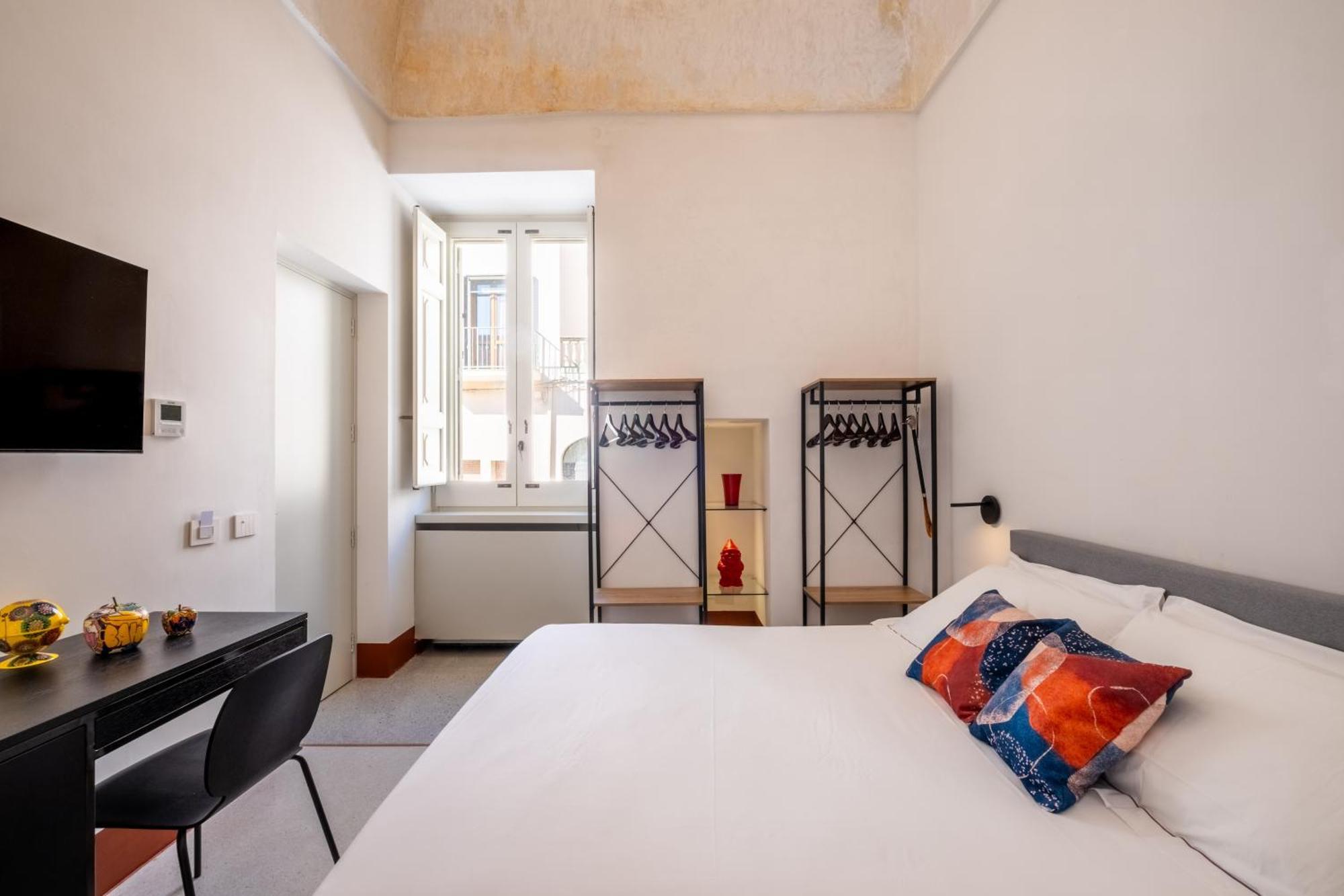 Dimora Del Vescovo Art Boutique Hotel มิแนร์วิโนดิเลชเช ภายนอก รูปภาพ
